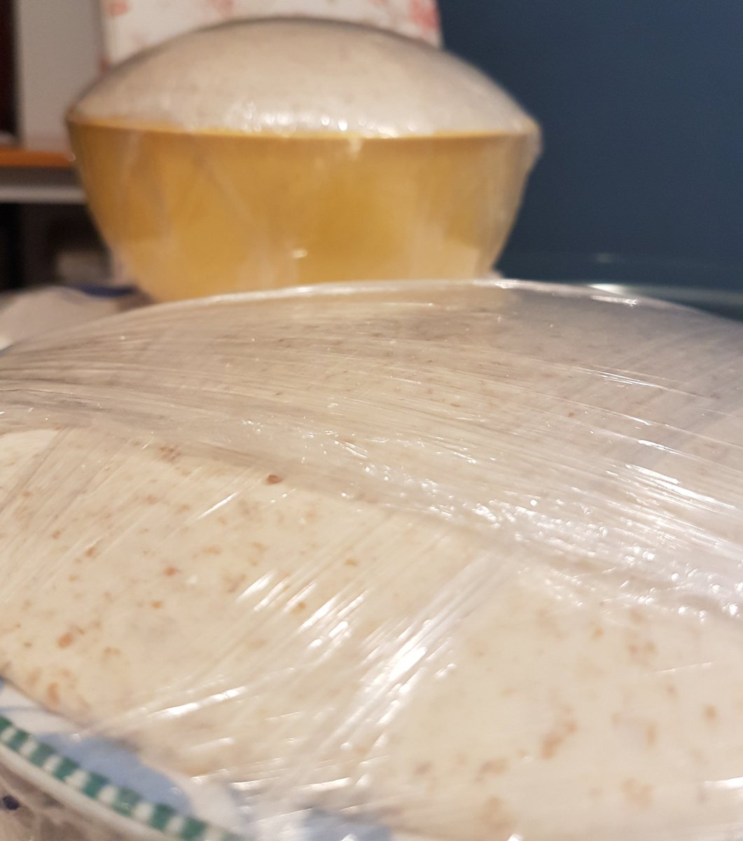 menclamen's tweet image. #MyBread
#pane #lievitomadre
In questo #weekend di #COVID2019 ho impastato un po' 🍞😉😀
Una forma esagerata 😂