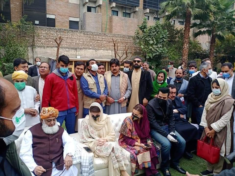 PPP_Malakand's tweet photo. All set at #peshawar for #PDMJalsaPeshawar and on another Side #pdm Leadership Making Decision for the today power show
#pdmpeshawarjalsa https://t.co/XmQJwPyVgv