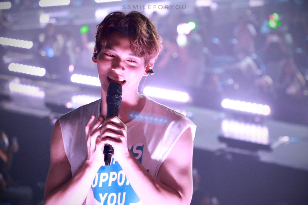 SSmileforyou's tweet photo. เมื่อเมธวินใส่เสื้อแขนกุด มือสั่นกดถ่ายไม่ไหว ตอนนี้เหลือแต่กายหยาบ 🥺💚🐰
#FantopiaxBrightWinDay2
#winmetawin https://t.co/vUKGYxSVDj