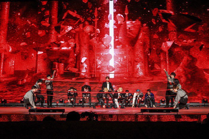 jisungfolder's tweet photo. “did we make it?“          “yes we did“ https://t.co/YWYbJFvWg5
