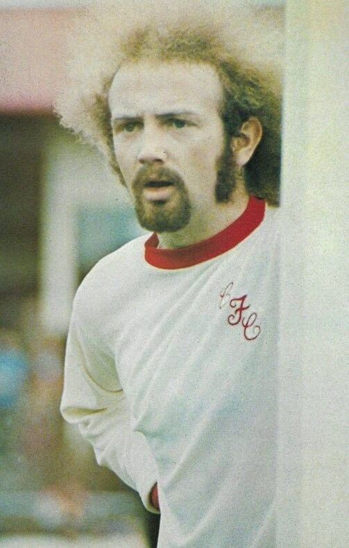 MartinBroon's tweet photo. A see in the @ClydeFC program aboot Danny Mcgrain.There’s a Guy that put His life oan the line fur The Cause(Literally)👊
Heedin the baw aff the line,sustainin brain damage
As a wane sent Him a GetWell cerd and when He recovered, sent Me a Letter
BEST letter A ever got👍#MaHero https://t.co/Rldi2HyVll