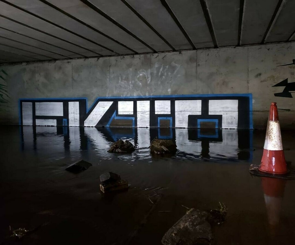 BombingScience's tweet photo. Reflection in the water ⁠
⁠
EKTO⁠
⁠
@ekto.1⁠
⁠
#graffiti #graff #ekto #ukgraffiti #graffitistyle #instagraffiti #graffitiporn #graffitiletters #graffitistyle #graffitiburner https://t.co/5Gw0Egulff | https://t.co/ZJg1EvwvZy