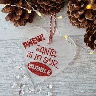 Handmade signs &amp; baubles made by May Contain Sparkles
Makes a perfect gift your special friend.

karoos.co.uk/store/may-cont…

#sign #signs #baubles #christmas #christmasdecoration