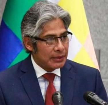 Chekea3's tweet photo. El vocero de demócratas #VladimirPeña, solicitó que #EvoMorales responda a las denuncias en su contra por presunto #terrorismo y su intento de cercar las ciudades https://t.co/HhiLNdX19f