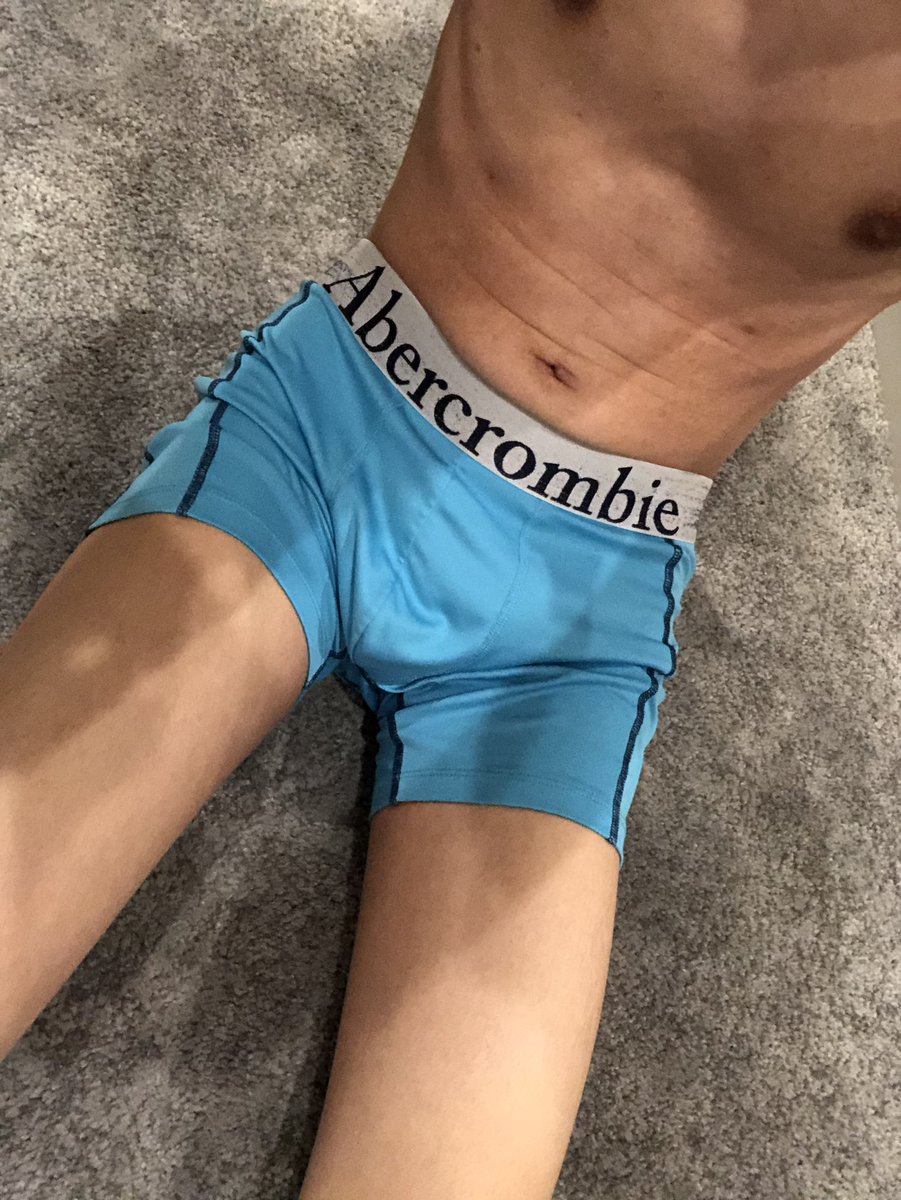 thatplainasian's tweet photo. @B_RAD_G2010 I have the same pair too! 😁 https://t.co/YLjF9hFnPo