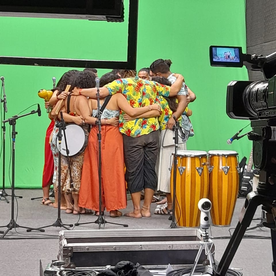 É domingo e a produção continua! Gravação da participação da banda Raízes do Griô  na Mostra de Bandas do NOIA 2020!

#festivalnoia 
#raizesdogriô 
#mostradebandas 
#sistemaopovo 
#fundacaodemocritorocha 
#canafdr
#parceria 
#propono