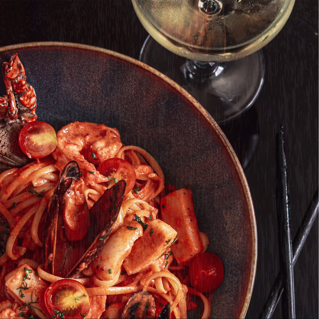 NasayaAlex's tweet photo. Can you resist our seafood linguine with garlic lemon butter sauce? 
 
For reservations and inquiries, kindly send us a message.
 
#Nasaya #Alexandria https://t.co/N5Ou30FMS7