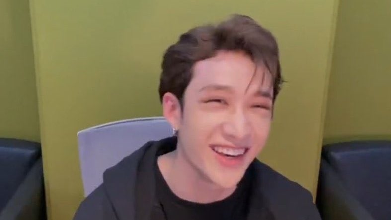 bangchann_exe's tweet photo. just chan smiling. Thats it thats the tweet. RT for clean skin. https://t.co/rvn0msJCAA