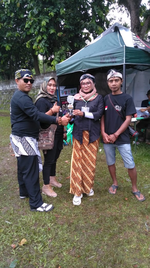 mua_sri's tweet photo. Alhamdulillah juara ke 3 kategori jamparingan.panahab traditional ,smoga mnjdi motivasi utk yg lainnya
#Galuh archery
#kategori jamparingan
#Sarapala Archery
#brigif tasikmalaya https://t.co/ZkLmltruMp