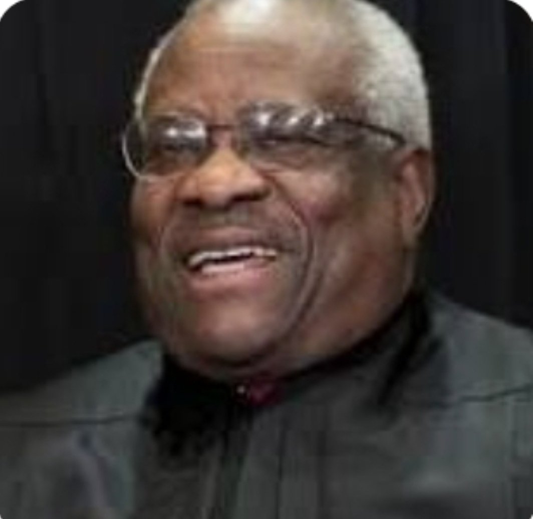 Jenna_OrangeCo's tweet photo. @JusticeThomas @realDonaldTrump Justice Clarence Thomas and @realDonaldTrump are one of a kind.
"They're both sexual deviants and sexual harrasers."
#TrumpGOPCorruption https://t.co/eps9EQsWqQ