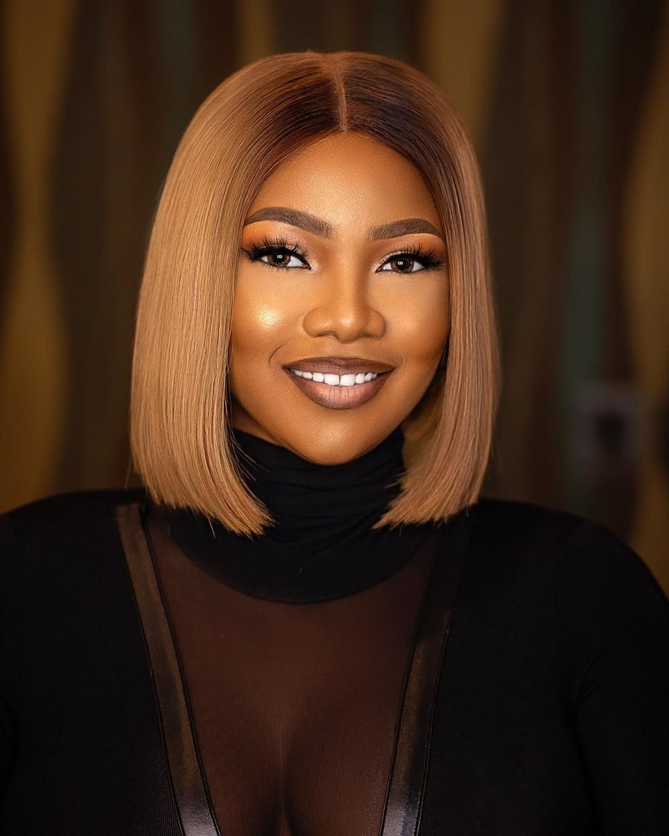 Sidomex's tweet photo. A - Ponytail tacha
B - Blonde tacha
C - Bob wig tacha
D - Bone straight tacha
Pick your poison
#TachaTitansFM #TachaTitansRule https://t.co/JYEle4lhUn