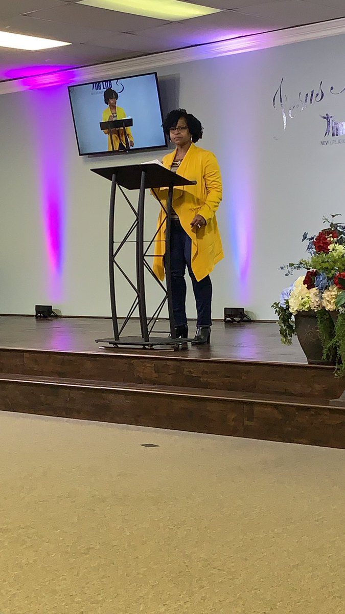 The Lady of the house @TheLifeDC is Preaching today! The Holy Spirit is trying to tell you something....🤫 Listen! 🙌🏾🙏🏾
#WeNeedPower #FromTheHolySpirit