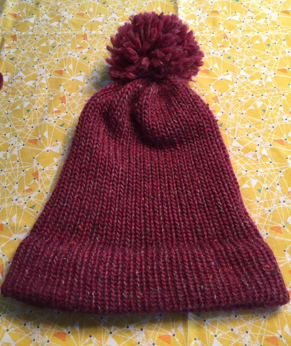 pantoeffelchen's tweet photo. tadaa!
new wool hat with a brim and a pom pom.
#10MinuteProject
#addiExpressKingsize https://t.co/RIXRwFQmDv