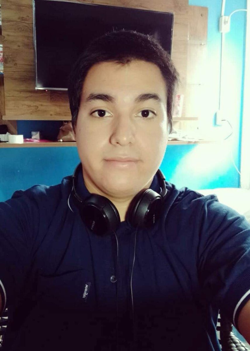 Dioses2021's tweet photo. Dios #25: Oscar Viveros
Primer capiateño en Encarnación🐄
Excelentes chistes y retrucos 😂
La amistad basada en bullying es su especialidad 😇
Mafioso último 😎
Siempre tiene las precisas para salvar la situación 😅
Foto denigrante? Si o si ya hizo sticker🙄 https://t.co/ovKk9dO4gy