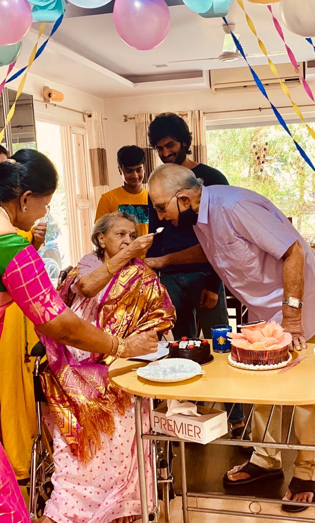Sudheer Babu on Twitter: "It was Charith's bday and not just that ... It  was also Krishna garu's wedding anniversary ... The connection is not  coincidental I believe ... Magic ❤️ https://t.co/1xYJt5LKxY" /