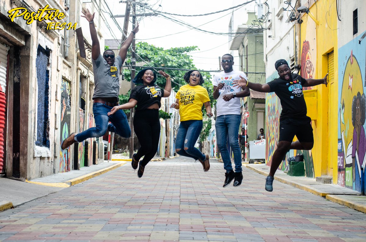 PositiveOrgJA's tweet photo. Life is too short!! Enjoy it!! Live it!! Love it!! Learn to laugh and always smile!! It's the best legacy anyone will ever leave behind.

Enjoy those precious moments with our #PositiveTeesJa today! DM to get yours now 🤗

#JamaicaCreatives #PositiveTeeSJa https://t.co/fmcLtcc61b