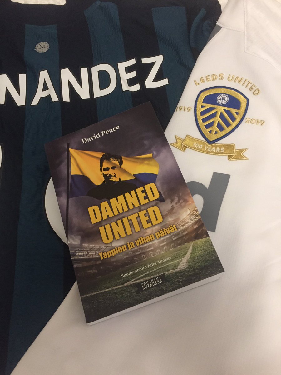 Petosta, kateutta, rakkautta, intohimoa! Vuonna 2006 julkaistu, Timesin mukaan ”maailman paras urheilusta koskaan kirjoitettu romaani” The Damned United nyt vihdoin suomennettuna. Kulttuuriteko! Kipin kapin kirjakauppaan! #damnedunited #leedsunited #jalkapallo #brittifutis