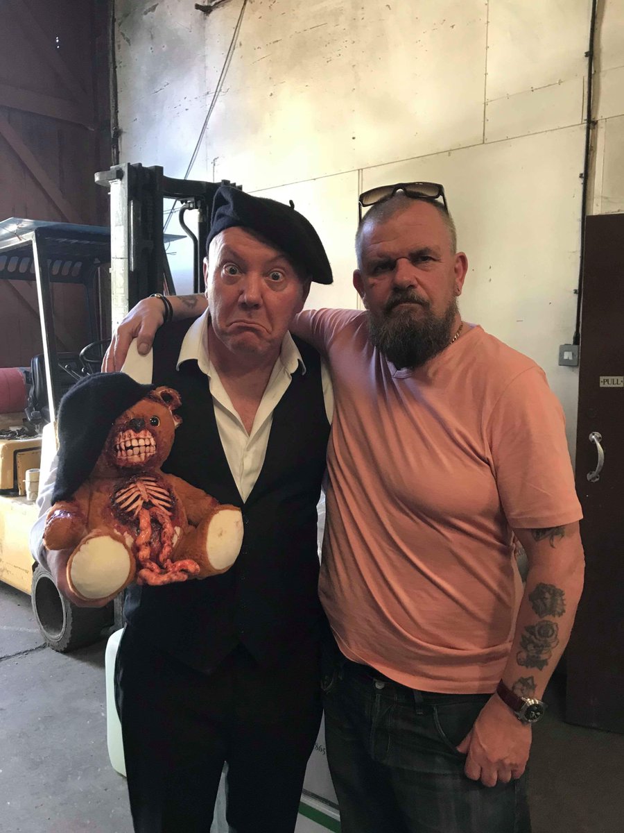 JeffKristian's tweet photo. On the set of the @JamesCrowFilm comedy horror movie @VillageOnRight with the amazing @GeorgeNewton054 x #GeorgeNewton #LastVillageOnTheRight #HorrorFilm #JamesCrow #JeffKristian #FilmSet https://t.co/L4IzMBRDJZ