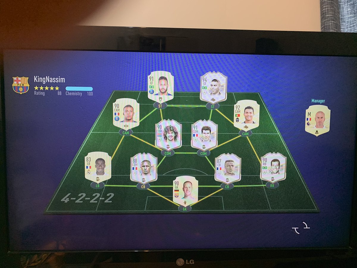 3A_LUCH's tweet photo. I cba with this game anymore, WHY THE FOOOK AM I PLAYING THIS GUY https://t.co/Q2W1WpB0Db