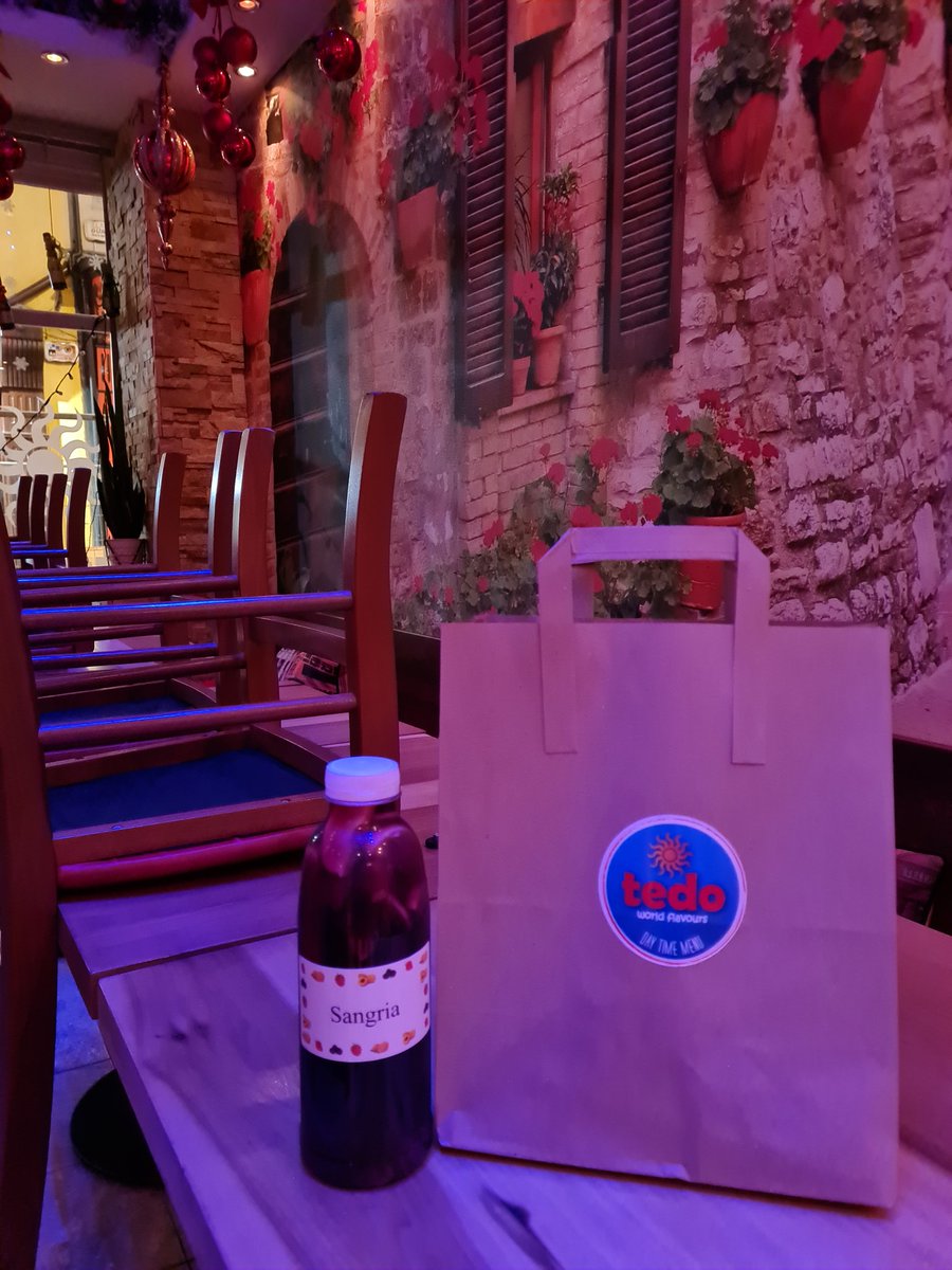 Tapas Weekend Lockdown Style 😅
#ClickandCollect #Lockdown2 #CorkCity #tapas #sangria #weekendmood