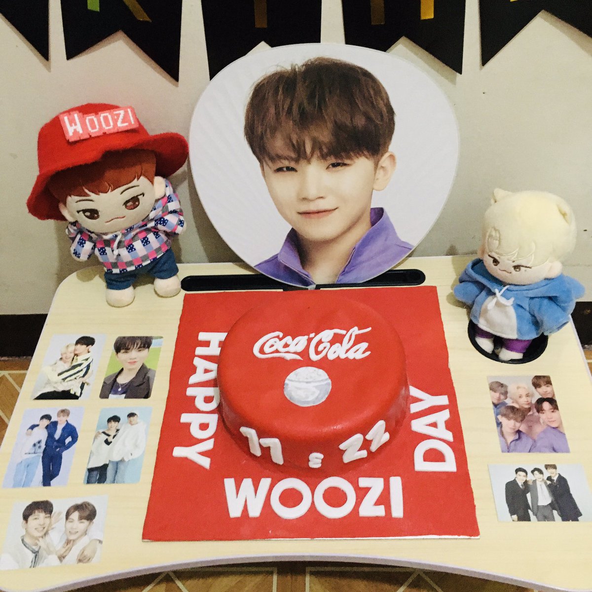 coupjeonghoon's tweet photo. Happy birthday to our one and only vocal boss @pledis_17’s Lee Jihoon!! 🎉🍚🎂 We are forever grateful for your life and passion to share your music to the world. Keep shining, love! 💖✨ Thank you @soonpaws for the cake 😘 #Happy_WOOZI_Day #OurVoboWOOZIday https://t.co/5hKbkIdwsH