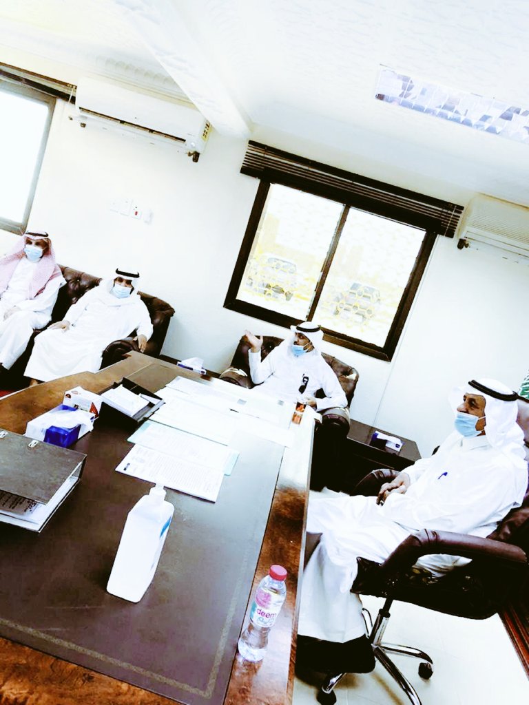 الاعلامي سعودالمطيري On Twitter قام صباح اليوم الاحد رئيس المجلس البلدي بمحافظة الاسياح نائب مدير مستشفى الاسياح العام هذال مزيد المطيري وعدد من اعضاء المجلس بزيارة لمحافظ الاسياح سليمان الفوزان قدموا له
