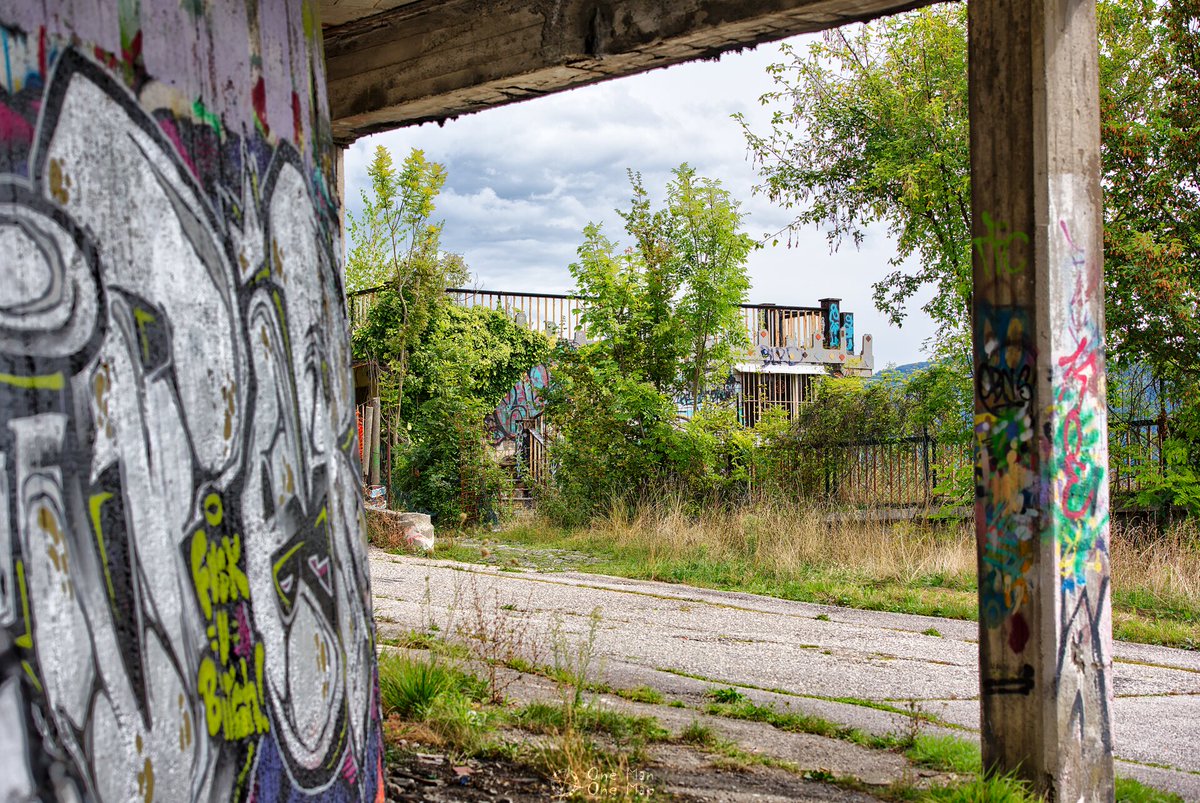 OneManOneMap's tweet photo. In 1962 the Italian village of Consonno had to make way for an amusement city. What is left of the “European Las Vegas”? More on: https://t.co/JVkCA5uwJA

#Italy #lostplace #lostplaces #travel https://t.co/VCYQe8Meaq
