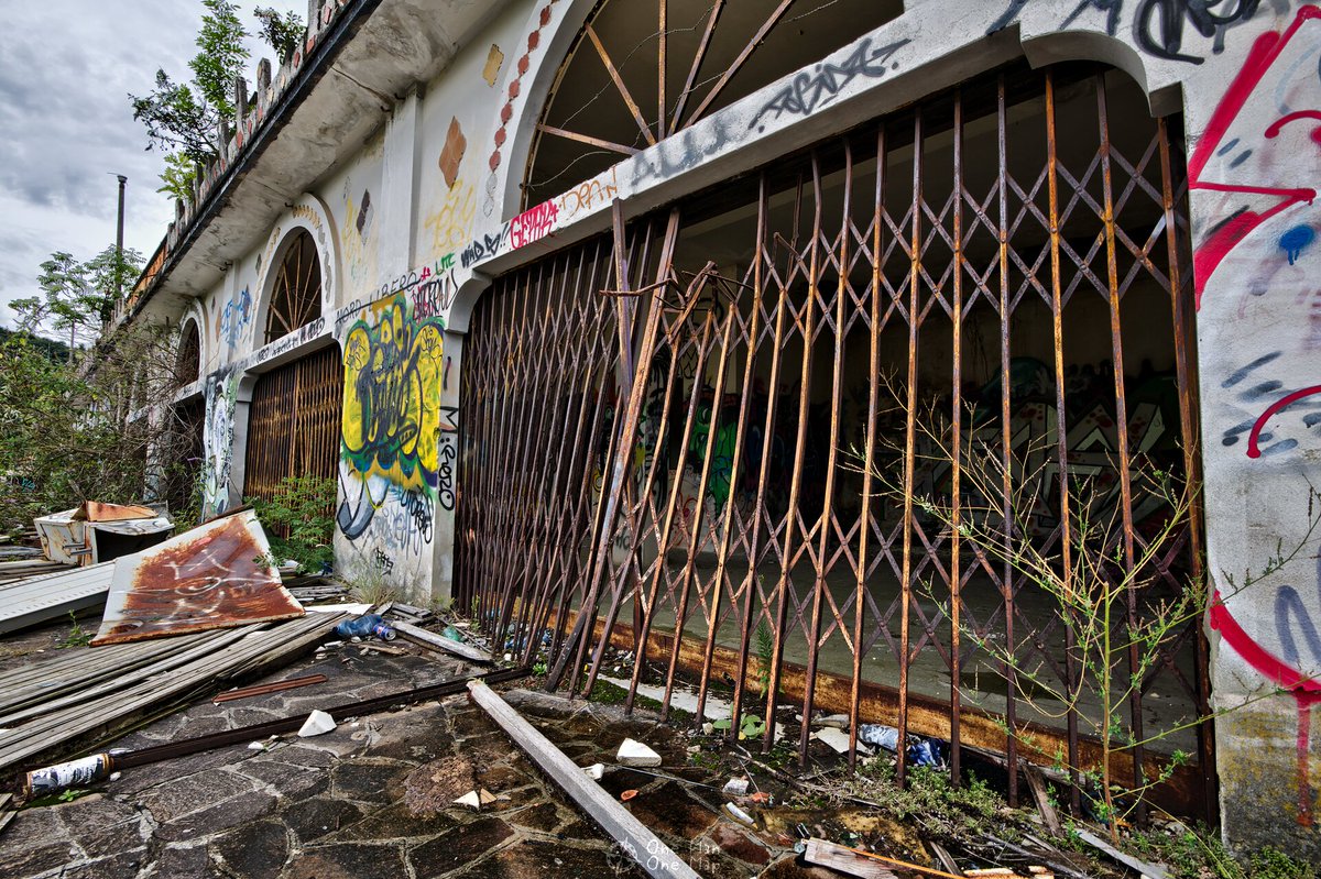 OneManOneMap's tweet photo. In 1962 the Italian village of Consonno had to make way for an amusement city. What is left of the “European Las Vegas”? More on: https://t.co/JVkCA5uwJA

#Italy #lostplace #lostplaces #travel https://t.co/VCYQe8Meaq
