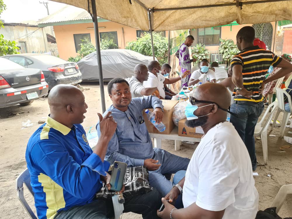 RotaryLagos's tweet photo. PP KAZEEM BAKARE 
Service Project Chairman https://t.co/zTSHUhGHaP