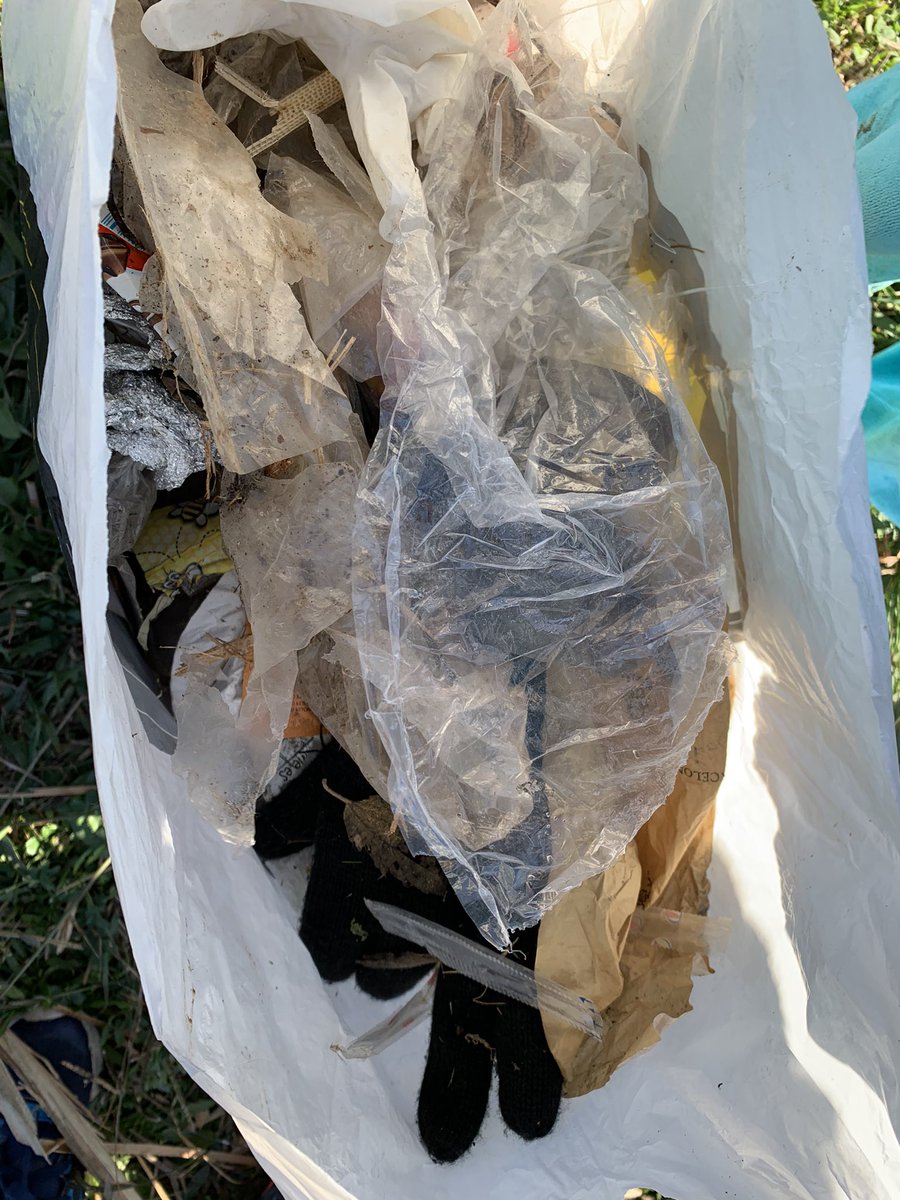 LaiaPelachSaget's tweet photo. Avui ens hem sumat a la #NetejaPopular de les Deveses, Hortes i Ribes del Ter #Salt #Girona. L’impacte de negocis que generen grans quantitats de residus i l’incivisme de molts. https://t.co/BYXSdKgWAh