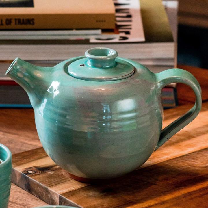 Helen is a lovely Northern Irish potter who makes handsome delph that can be purchased on her website. Her teapot is my favourite creation & pours perfectly! With the Irish love of tea it’s important that your favourite beverage is served up impressively:  http://helenfaulknerceramics.com 