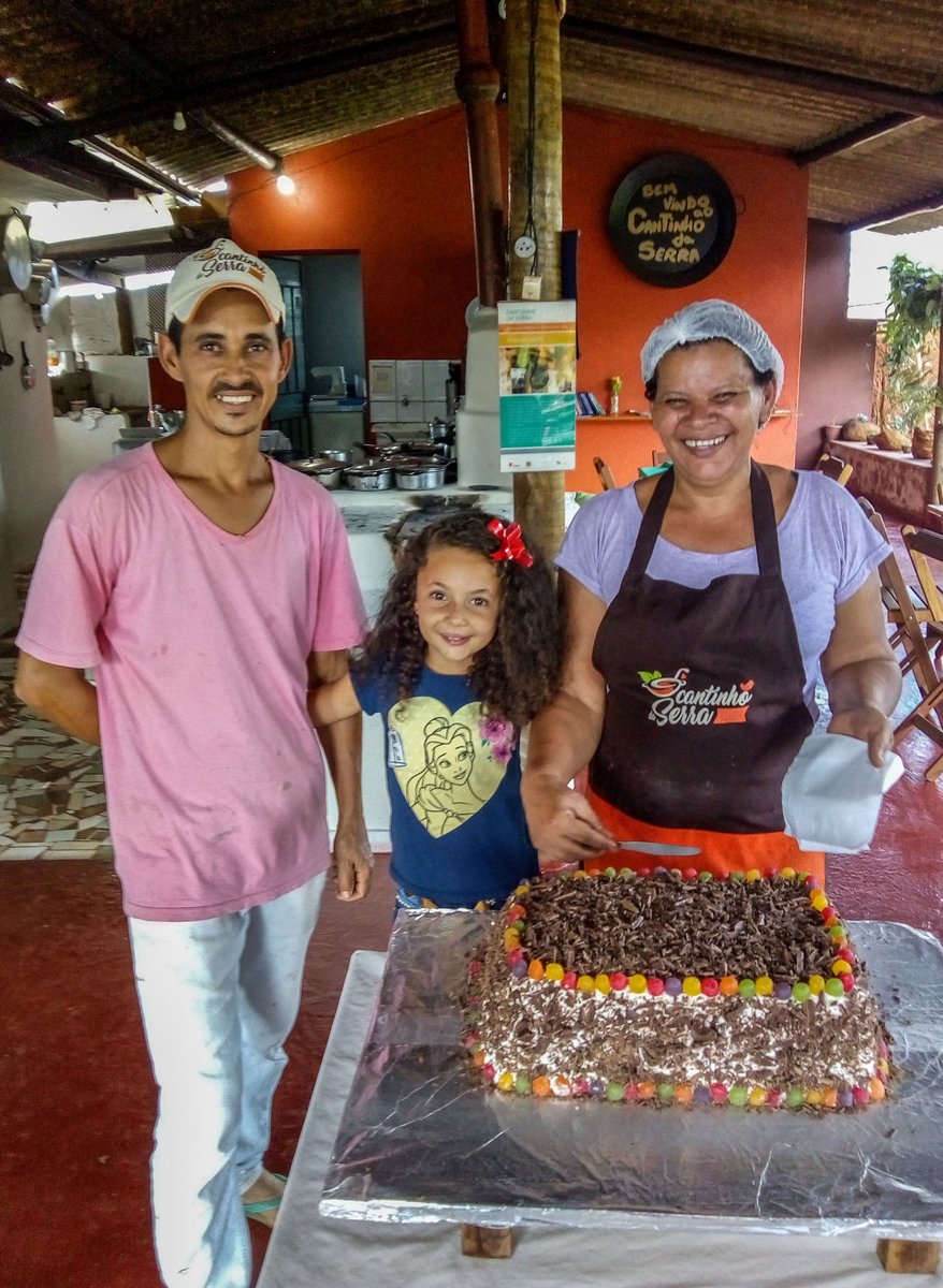 diariodeitabira's tweet photo. Cantinho da Serra: 10 anos de cheiros, cores e sabores
Expressão por @roneijober
#restauranterural #cantinhodaserra #regiaodomana #ipoema #belezasdeminas #hortasorganicas #expressao @roneijober https://t.co/pEr7yNg6Rw