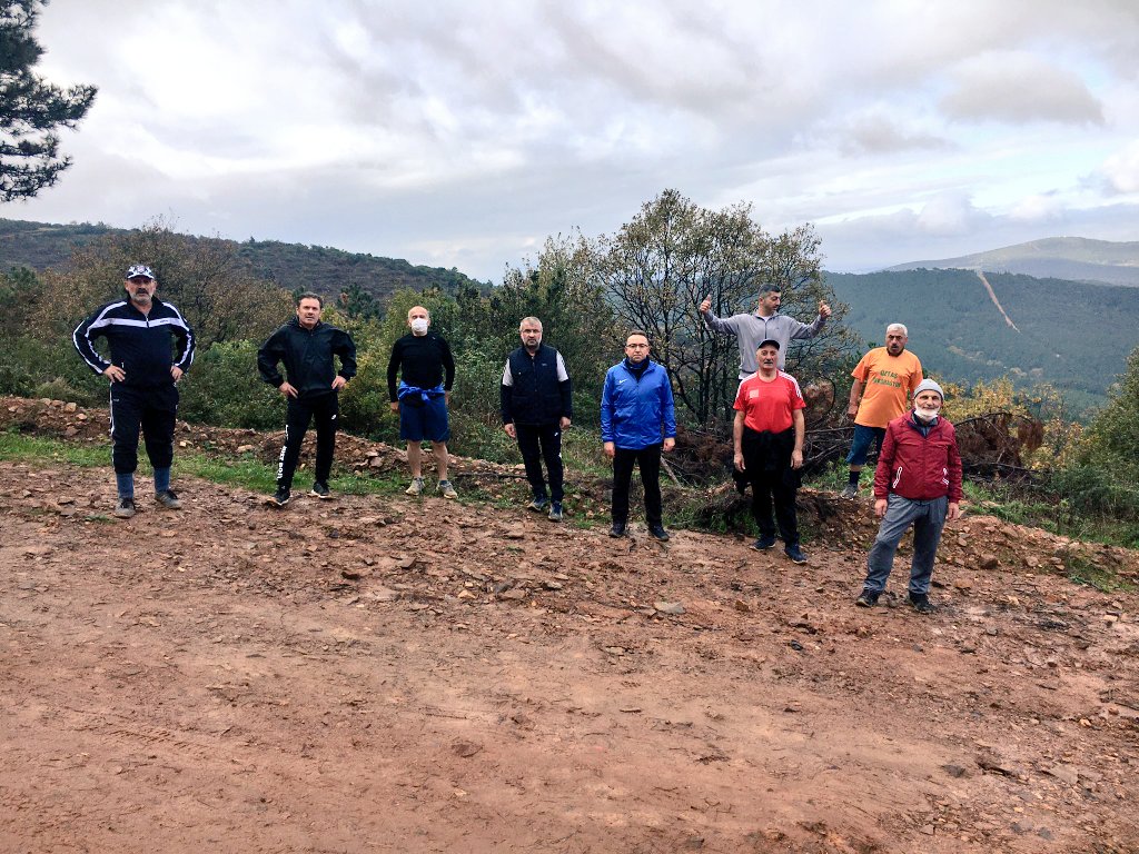 Sokağa çıkma kısıtlaması sonrasında her pazar sabahı olduğu gibi; yağmur,çamur demeden sporsever dostlarımızla Aydos'ta doğa yürüyüşümüzü gerçekleştirdik.
#Sporsağlıktır 
#trekking