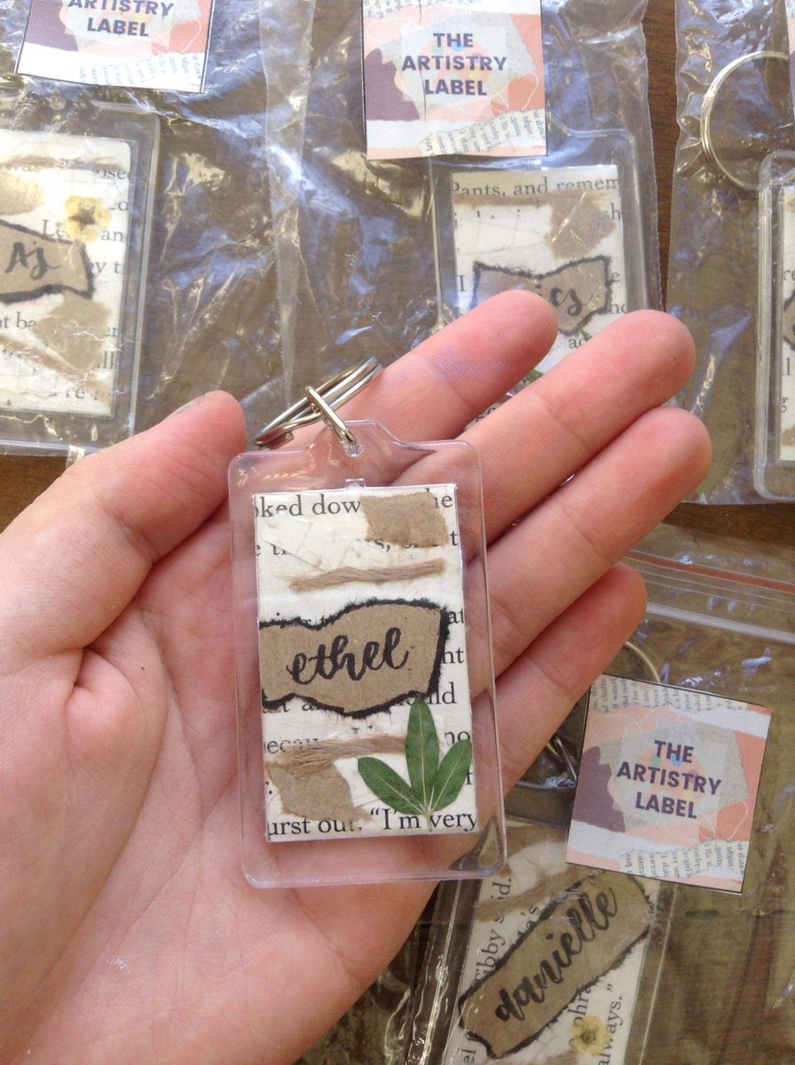 artistrylabel's tweet photo. Art For A Cause: Second Wave 〰️

Our vintage keychains for only 30.00 are surely perfect for your giveaways &amp; for your early Christmas gifts! These keychains are 100% handmade by The Artistry Label. 

Product Link: https://t.co/fMOCDhR3Tr https://t.co/Vi8J7MzlBM
