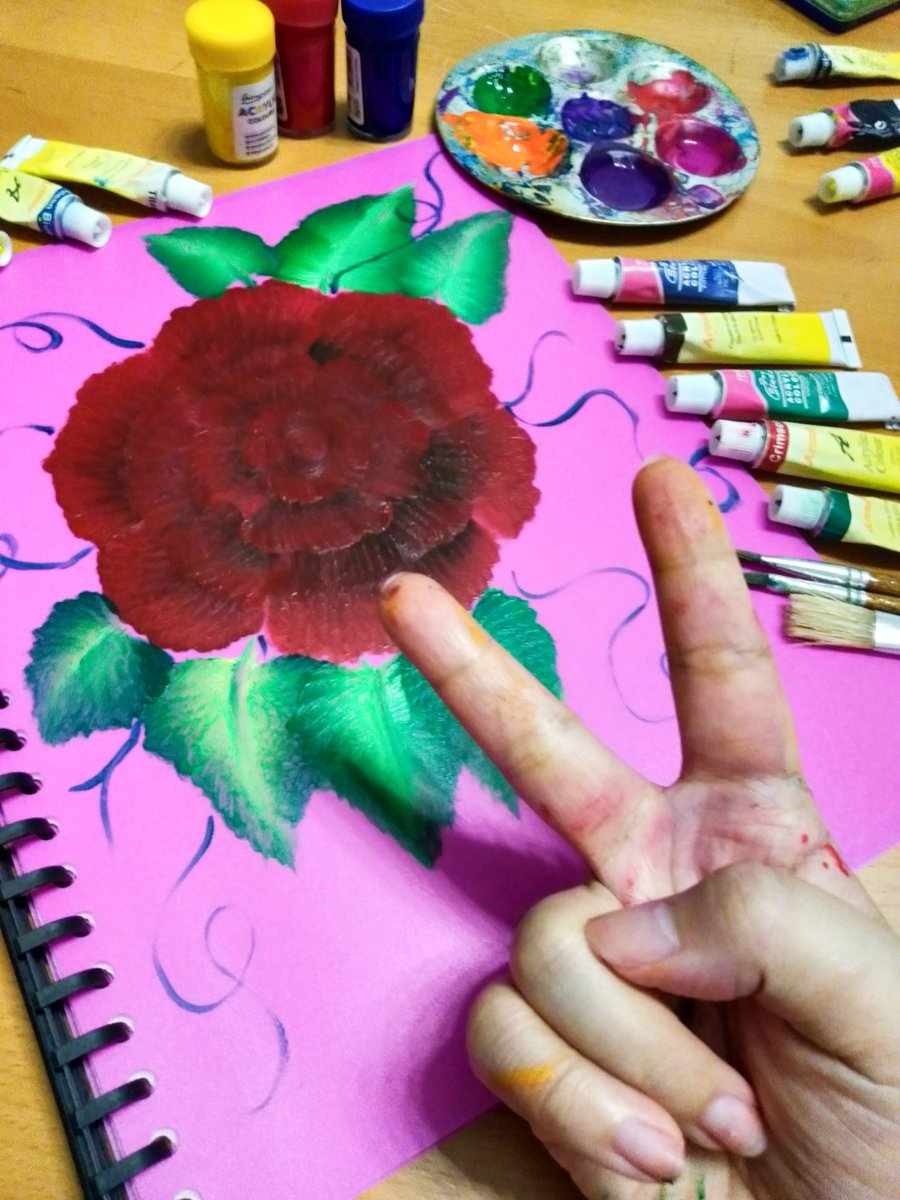 Parang hybrid ng rose at poppy itong nagawa ko. 😅
Cabbage rose 💕

#painting #acrylicpainting #rose #cabbagerose #onestrokepainting