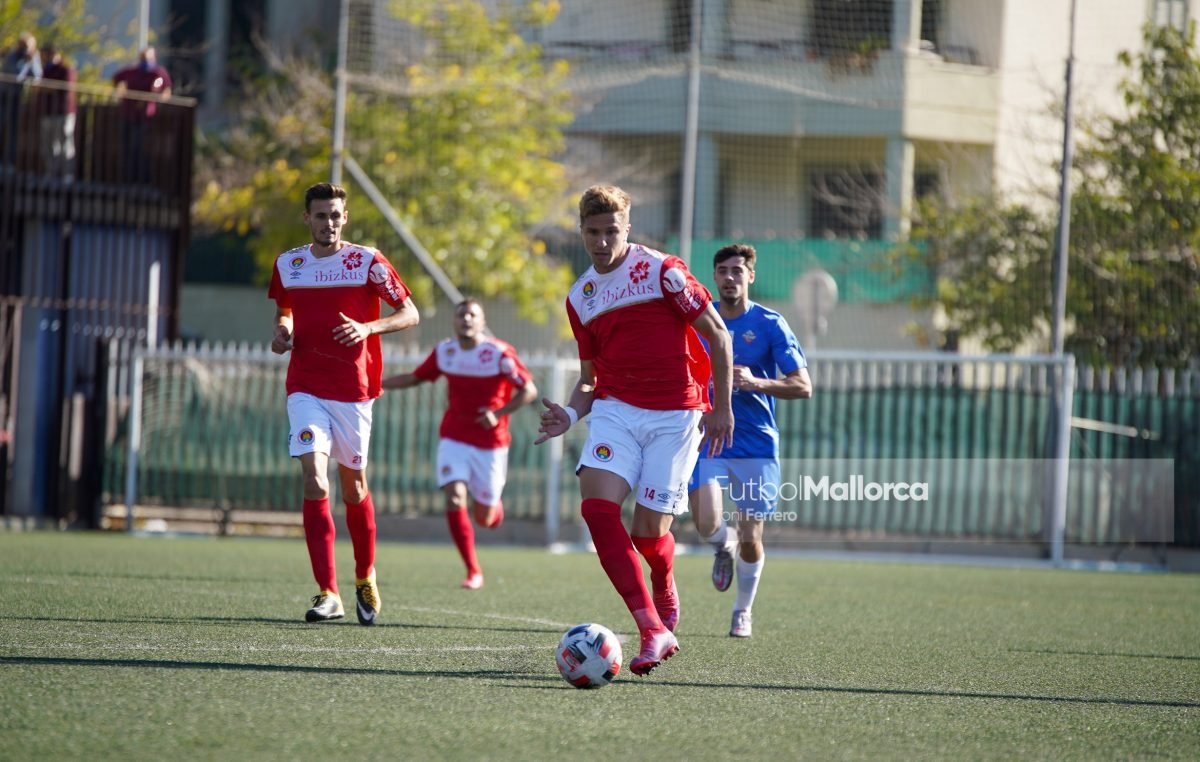3DivisionBalear's tweet photo. 📸 @CD_GENOVA 0-3 @cdibizaip 

Las fotos de @toniferrerofoto en https://t.co/Ob3OsFrS5i https://t.co/ue1cQXYsQ2
