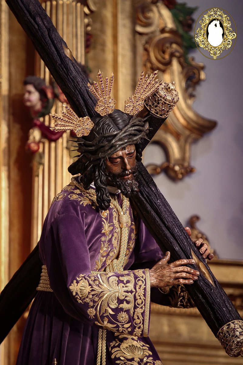 Araqueencrrs's tweet photo. Cristo Rey, reina en Sevilla  📸
#TDSCofrade #CristoRey https://t.co/bD59i6LHn0
