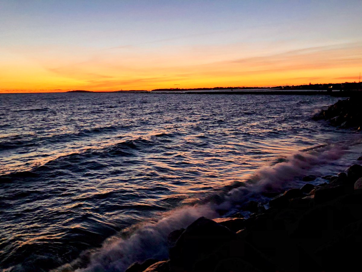 maria_manning4's tweet photo. Cape Ellis Glow✨ @WMTWTV #saco #capeellis #ferrybeach #sacobay #mewx #sunrise #sunday https://t.co/bJU41GsyzJ