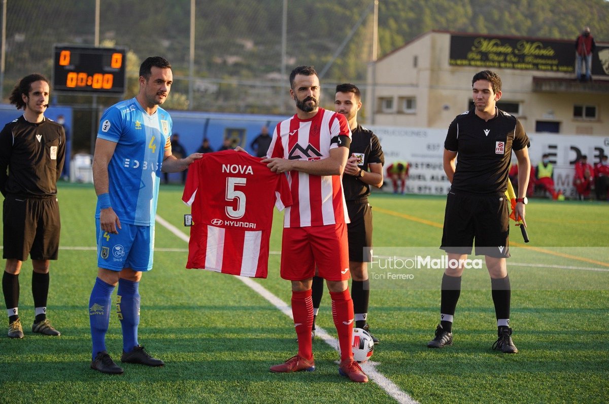 FutbolMallorca's tweet photo. Otra para la colección de nuestro gran @Rubenova 😜

@ce_andratx 🤝 @cd_manacor https://t.co/xQ9URvUMUr