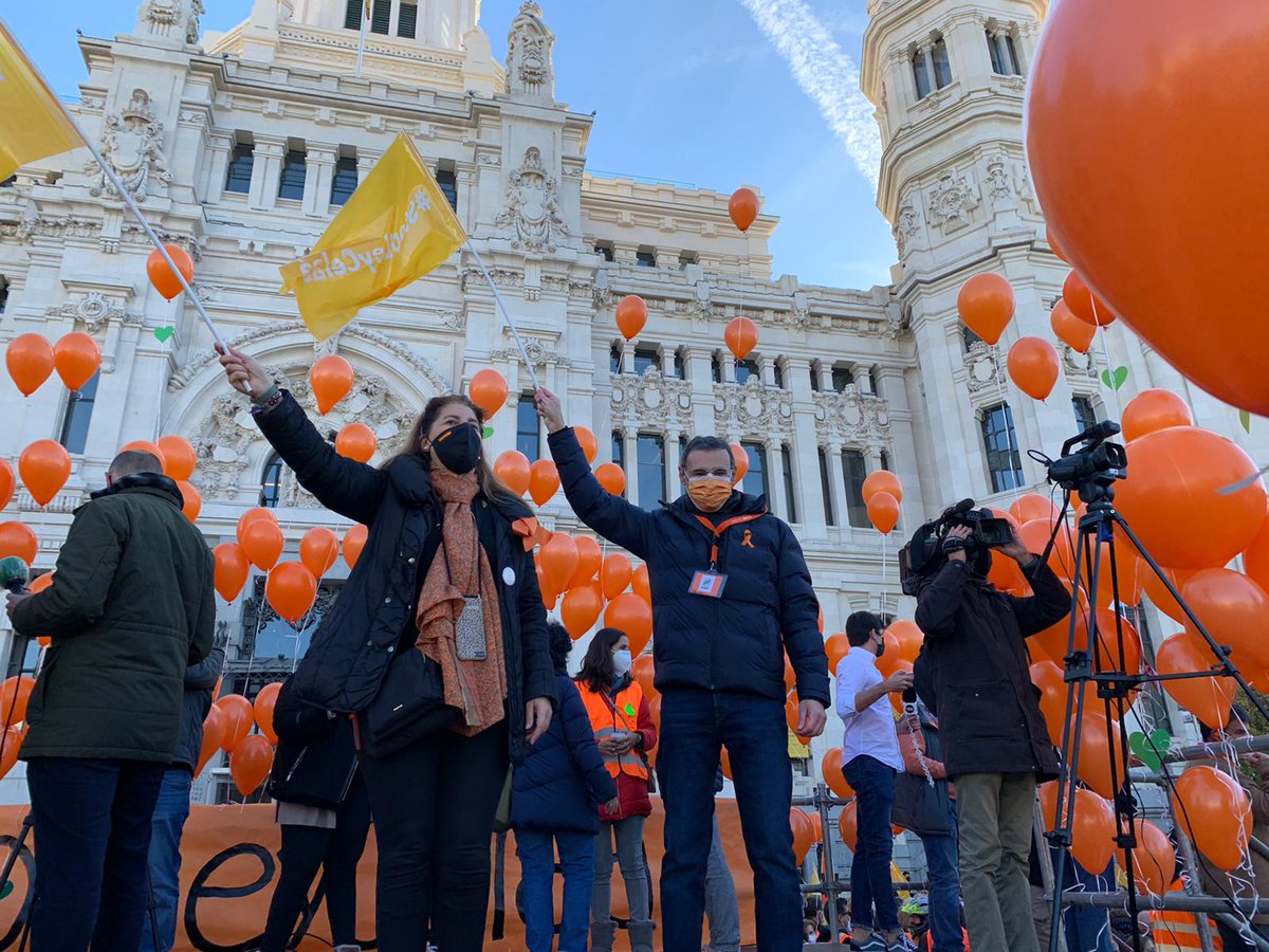 ecatolicas's tweet photo. Se puede pitar más alto pero no decirlo más claro #StopLeyCelaá #Masplurales https://t.co/ldJW95auRL