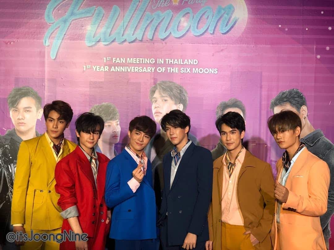 Katherinesolei's tweet photo. Memories 🐢🍑🐺🌍🥑🍓
1st FAN MEETING IN THAILAND
#SIXMOONS
@pavelphoom @WDdome
@benjaminbrasier @khundin_
@ChenRcj @naninenai99 https://t.co/tWWmKwhZKT