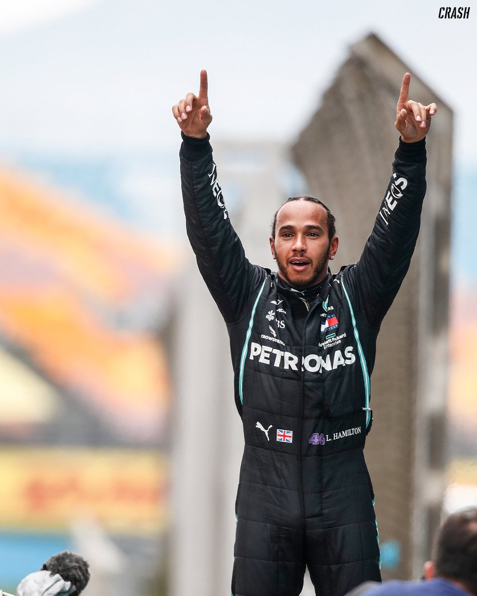 This time last weekend...π
Lewis Hamilton became a 7-time world champion.
#F1 https://t.co/cmBfTIYPS0