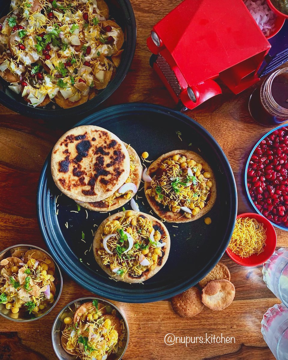 Nupurkitchen's tweet photo. #SundayFunday with homemade Papdi chaat and choley kulchey 
#Foodie #sundayvibes https://t.co/U56sCx8Z51