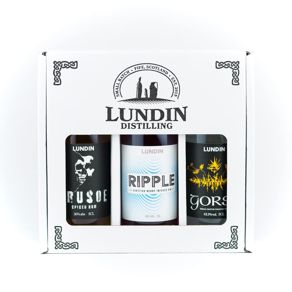#Christmas is just around the corner so shop early and beat the holiday rush with #LundinDistilling! 🎄

Our Miniature Collection is the perfect gift for any gin and rum lover: #GorseGin, #RippleGin and #CrusoeSpicedRum. Shop now at bit.ly/3lOSiHV 

#shopsmall #UKGiftAM