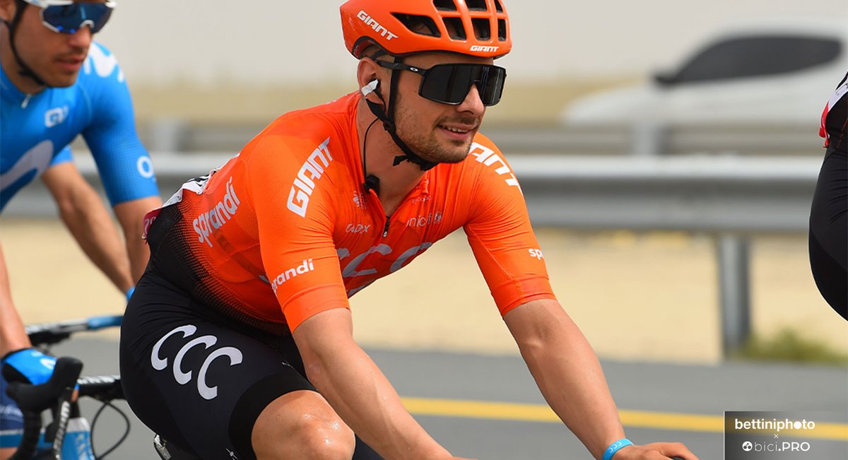 Dalla @CCCProTeam team WorldTour, alla @ZabuBradoKTM squadra Professional. Quando iniziamo, <a href="/jakubmareczko/">Jakub Mareczko</a> ci precede: «Non è un passo indietro, tanto è la cosa che prima o poi mi chiedono tutti...».
Il resto è su bici.pro/.../mareczko-e…