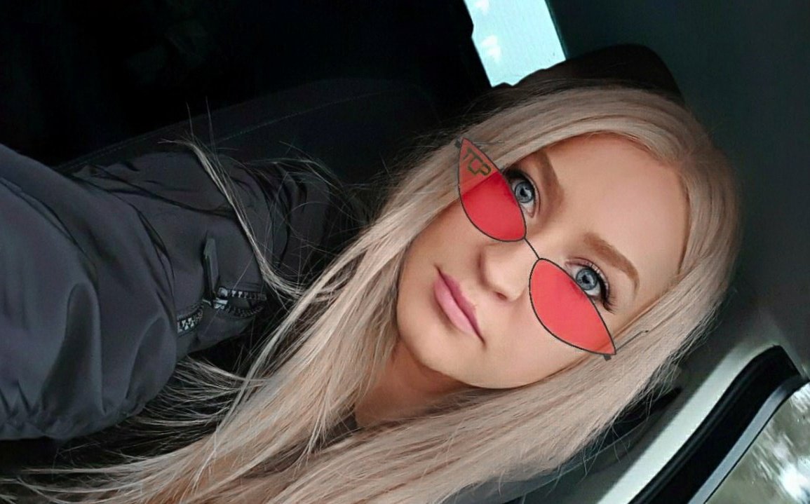 Hope you still have a great weekend 🖤 In case you need fresh music to turn your head off: Switch over to my last post on Facebook and watch my virtual reality Liveset! 
I promise, you never seen it before .. #techno #tunein #djset #videoset