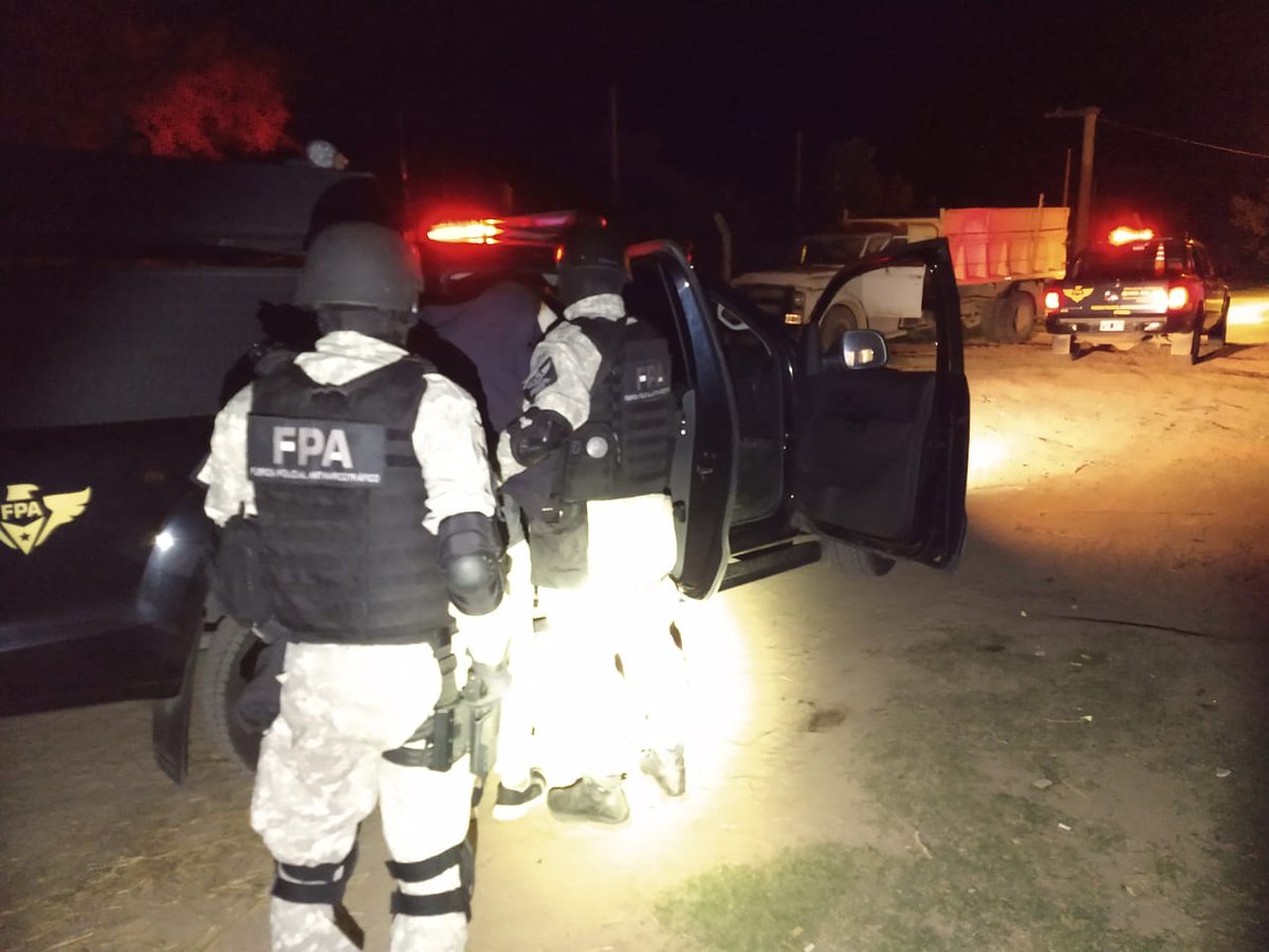 FPAcba's tweet photo. Tras denuncias anónimas, FPA realizó allanamientos en #Arroyito y #ElFuertecito. Dos detenidos
https://t.co/RlyrC3yEAV vía @MPFCordoba https://t.co/EOllskwAGk