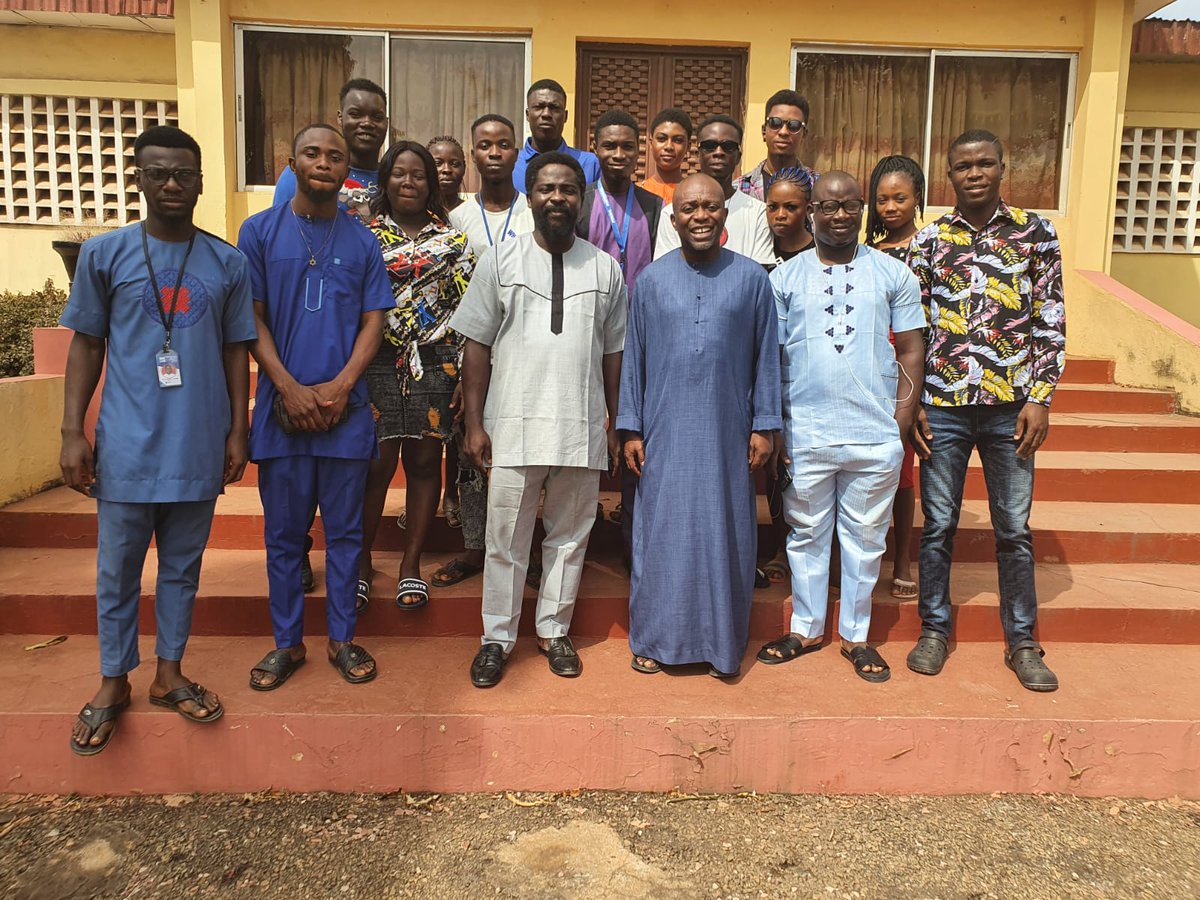 flyinghighC's tweet photo. I hosted the Federation of Oye Students Union (FOSU) in my house yesterday  to discuss key issues that are germane to personal, career and nation building. To drive effective leadership &amp; good governance in Nigeria we must start engaging  youth across the country. https://t.co/03MNz3m8W3