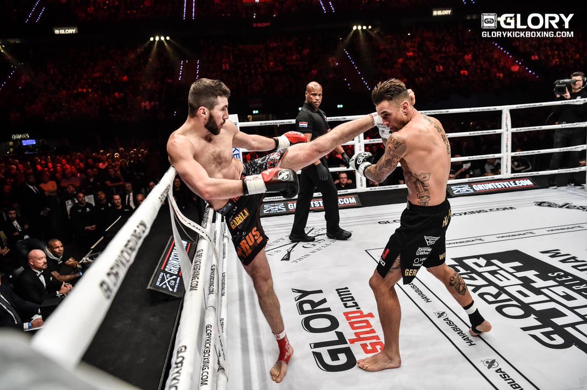 prideordie's tweet photo. Retour en 2017 lors du #Glory49 à Rotterdam !
Alim Nabiyev remportait ce jour là son combat face à Nieky Holzken par décision unanime qui lui permit d'affronter et de battre le français Cedric Doumbe actuel Champion Welterweight de la catégorie ! 👊💥 #GloryKickboxing #PRiDEorDiE https://t.co/lddlSLCHG1