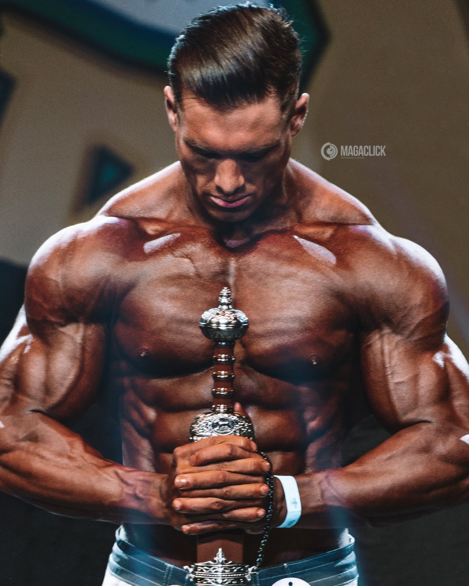 MagalhaesWeb's tweet photo. Simplesmente um Show PRO da @musclecontestinternational

Parabéns @caikepro 👋

#musclecontest #musclecontestinternational #npc #menspro #pro #procard #bodybuilding https://t.co/e32XRYBU0z